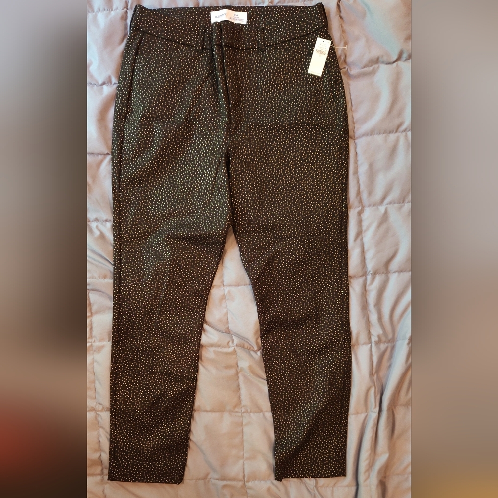 Brand new!!!Woman's Old Navy Pixie High Rise pant